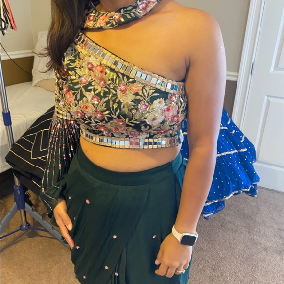 One shoulder outfit in two pec - Picture 2 of 3